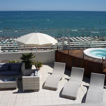 Hotel Ca' Bianca Riccione Dış mekan fotoğraf