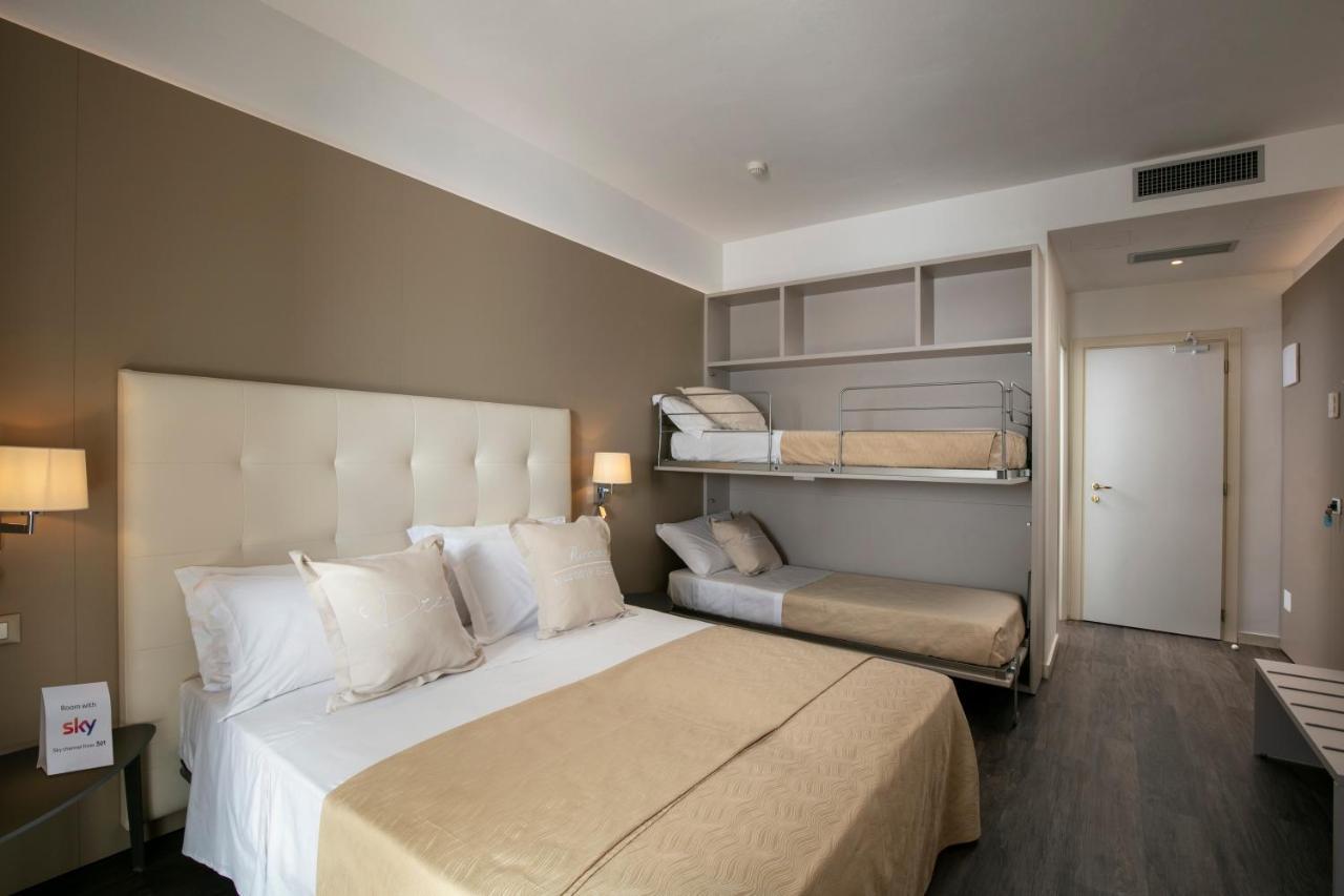 Hotel Ca' Bianca Riccione Dış mekan fotoğraf