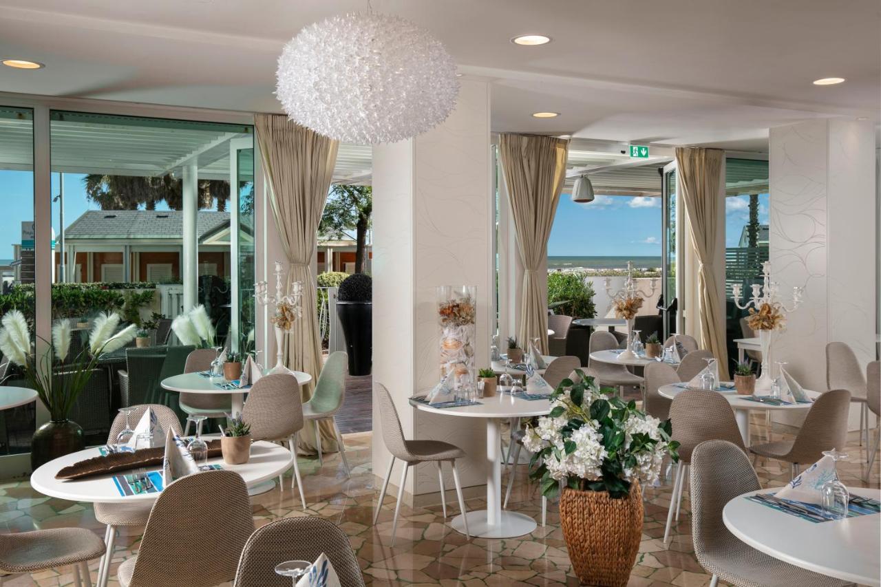 Hotel Ca' Bianca Riccione Dış mekan fotoğraf