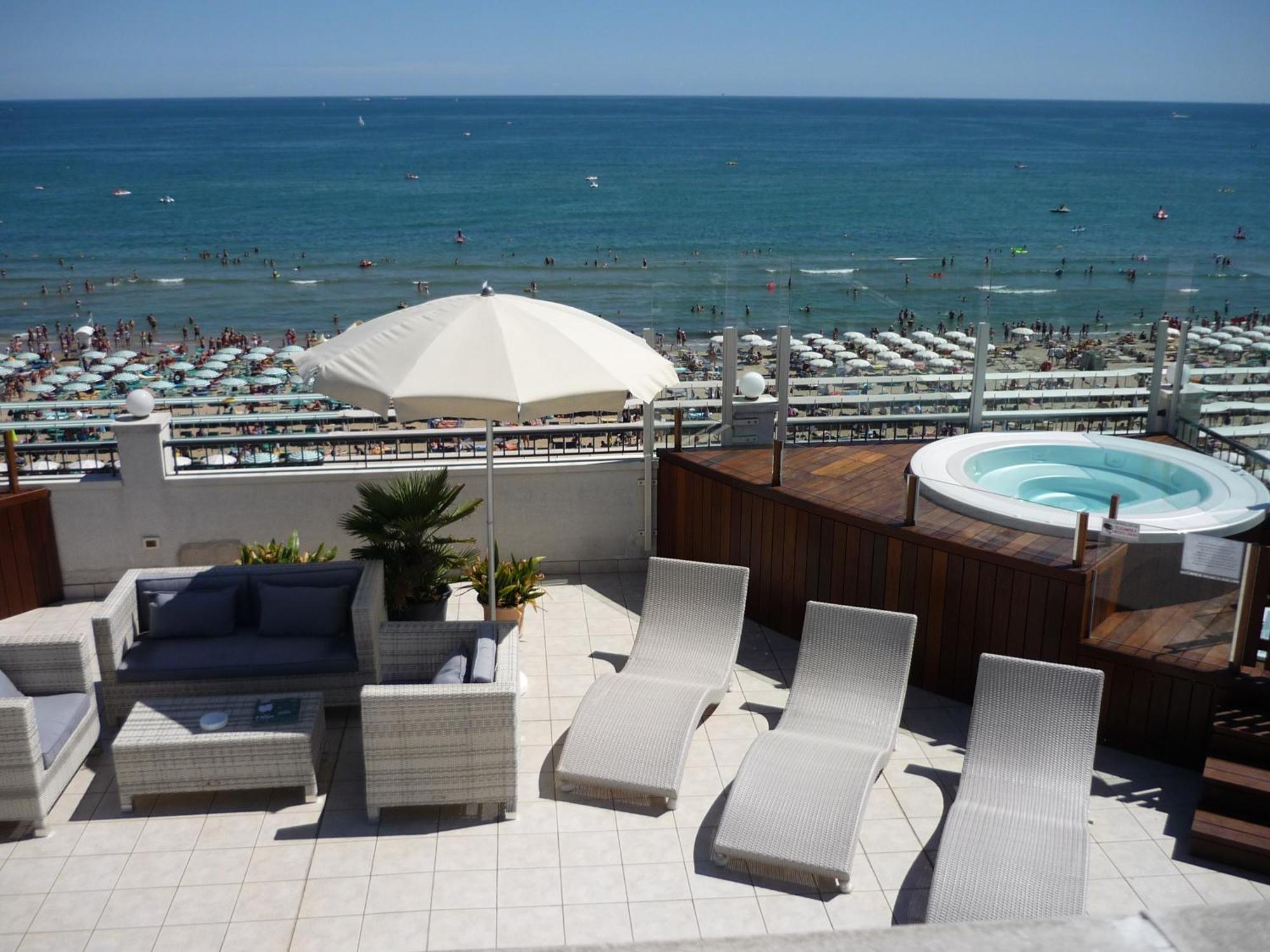 Hotel Ca' Bianca Riccione Dış mekan fotoğraf