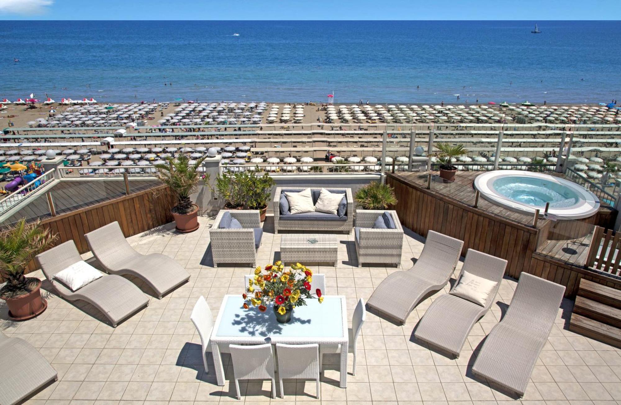 Hotel Ca' Bianca Riccione Dış mekan fotoğraf
