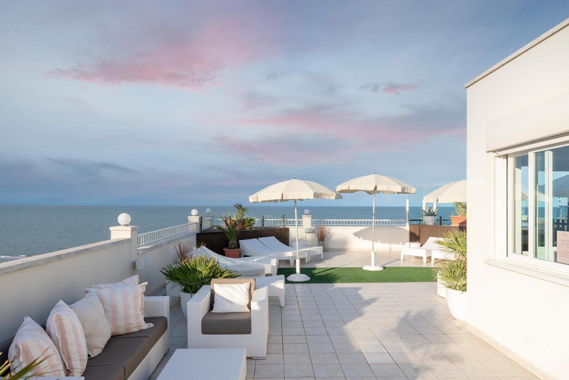 Hotel Ca' Bianca Riccione Dış mekan fotoğraf