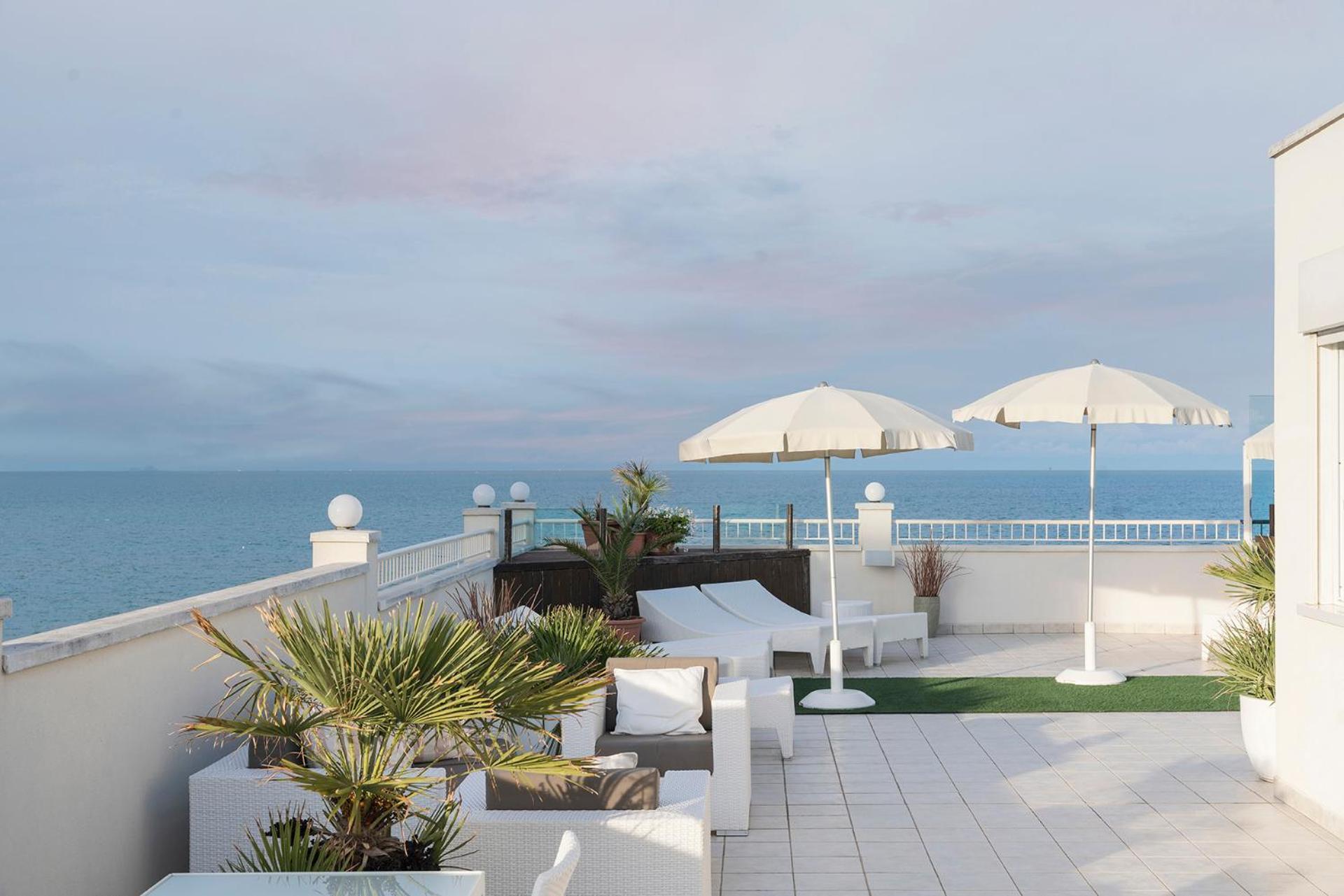 Hotel Ca' Bianca Riccione Dış mekan fotoğraf